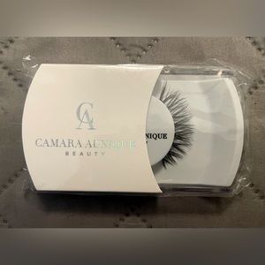 Camara Aunique compact lashes - Mary Lash